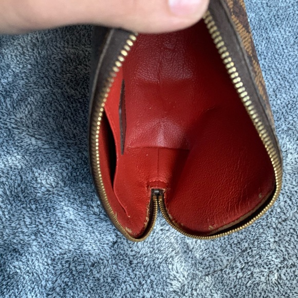 Authentic Louis Vuitton - Picture 12 of 16